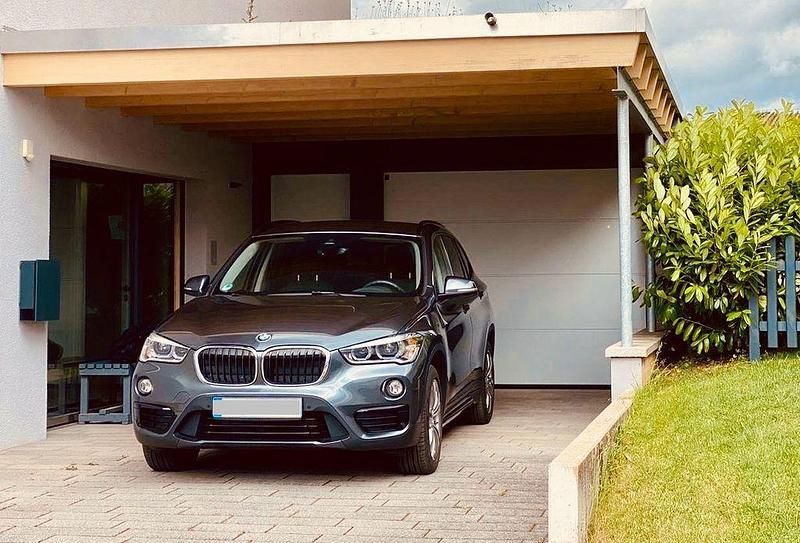 Grau Gebraucht 2016 BMW X1 SUV | 13.700 € (Fairer Preis) - Bild 1/4
