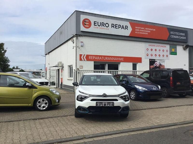 Weiß Gebraucht 2022 Citroën e-C4 Feel Limousine | 16.900 € (Superpreis) - Bild 1/4