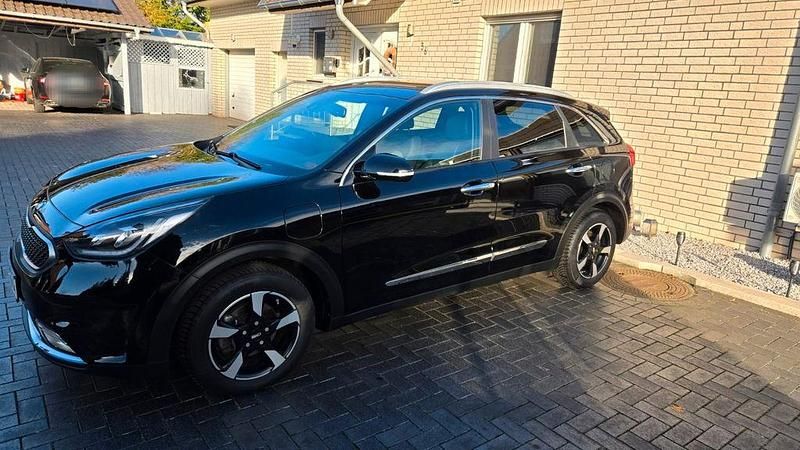 Gebraucht Kia Niro Vision 141 PS (103 kW) 2018 Schwarz SUV