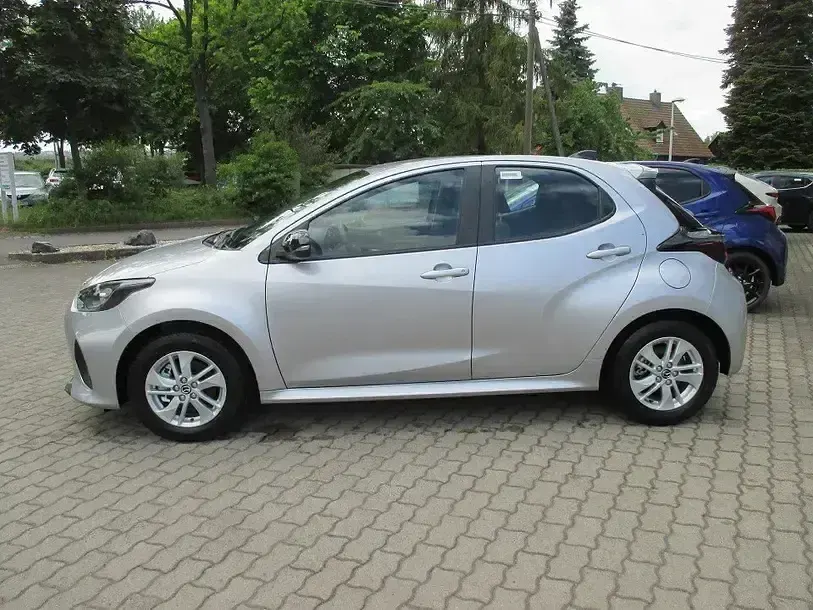 Neu Mazda 2 Center-Line 116 PS (85 kW) 2025 Silber Kleinwagen