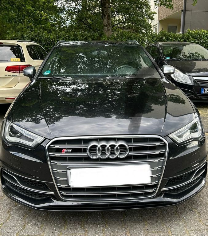 Schwarz Gebraucht 2013 Audi S3 Ambiente Limousine | 21.900 € (Guter Preis) - Bild 1/4