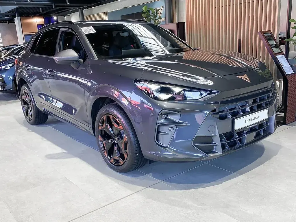 Second-hand Cupra Terramar 204 CP (150 kW) 2025 Gri SUV