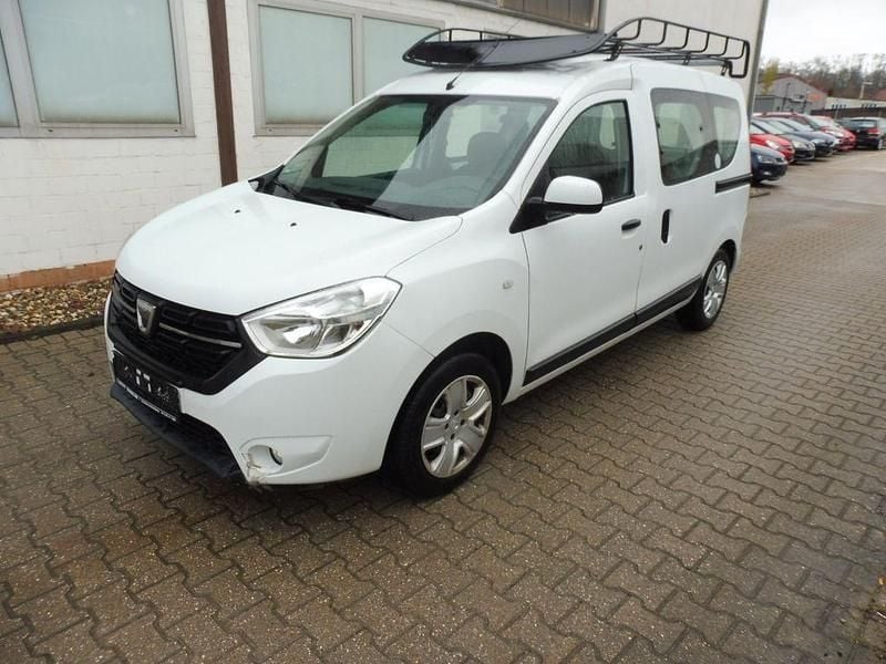 Gebraucht Dacia Dokker Comfort 102 PS (75 kW) 2018 Weiß Van / Kleinbus