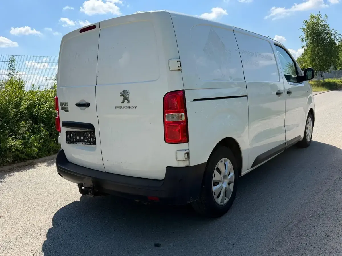 Używany Peugeot Expert 150 KM (110 kW) 2018 Biały Van