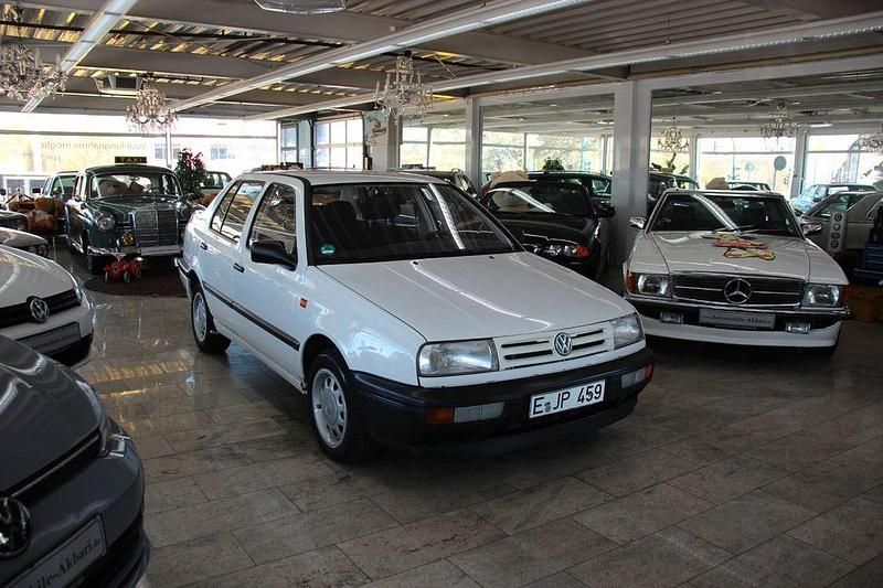 Second-hand VW Vento 75 CP (55 kW) 1994 Alb Berlinǎ