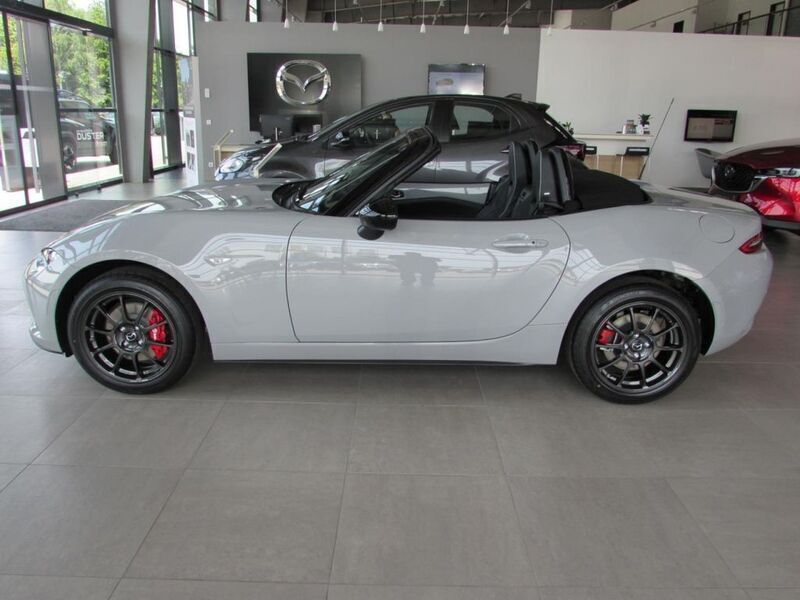 Neu Mazda MX5 Homura-Line 132 PS (97 kW) 2025 Grau Cabrio