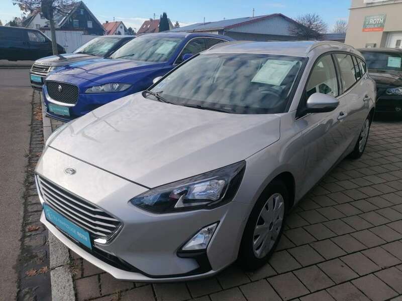 Polarsilber metallic Gebraucht 2020 Ford Focus Kombi | 12.590 € (Fairer Preis) - Bild 1/4