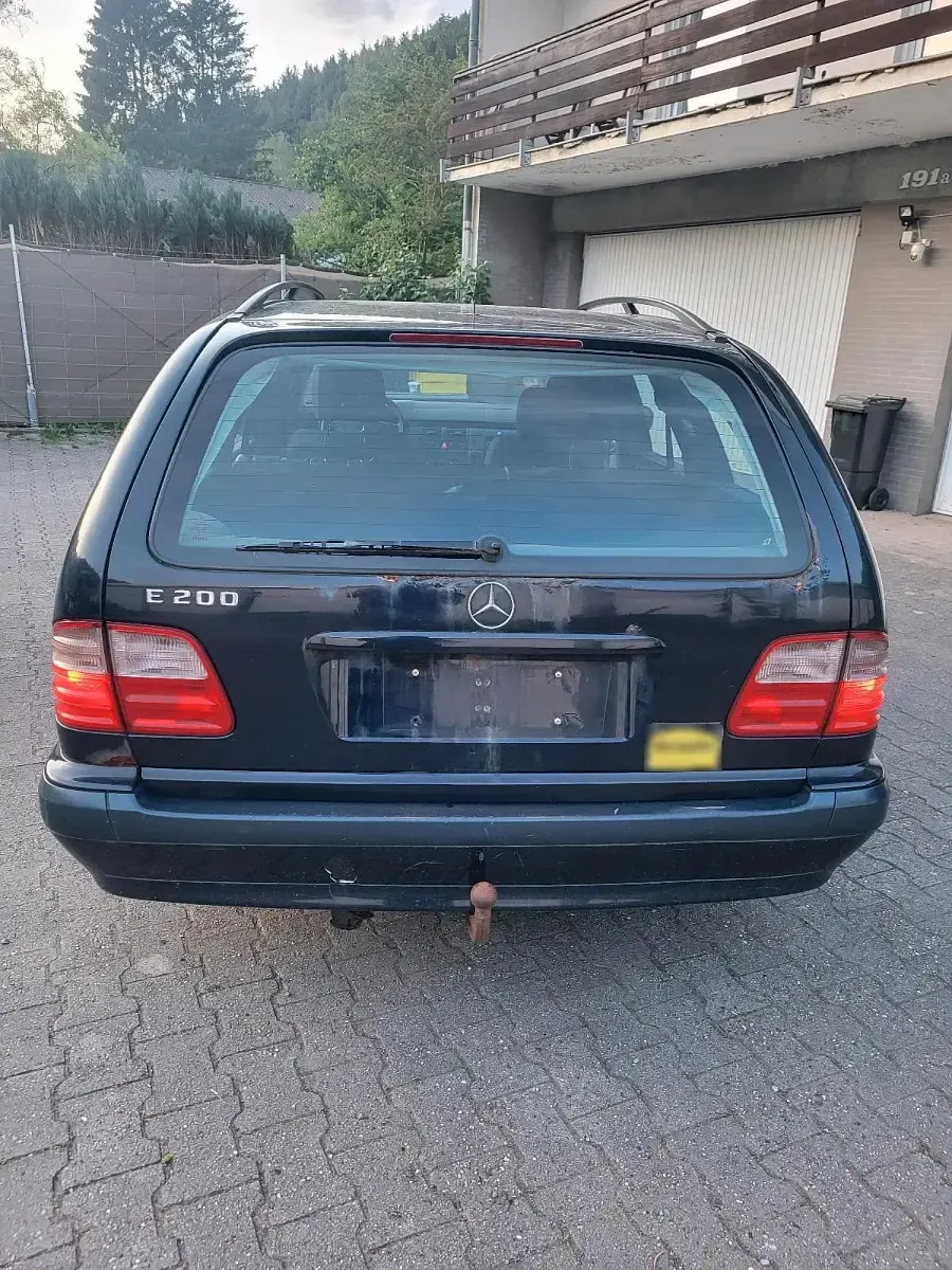 Gebraucht Mercedes E200 163 PS (119 kW) 2002 Kombi