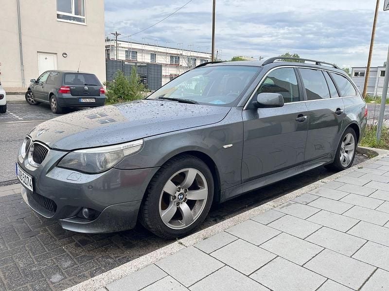 Gebraucht BMW 525 177 PS (130 kW) 2007 Grau Kombi