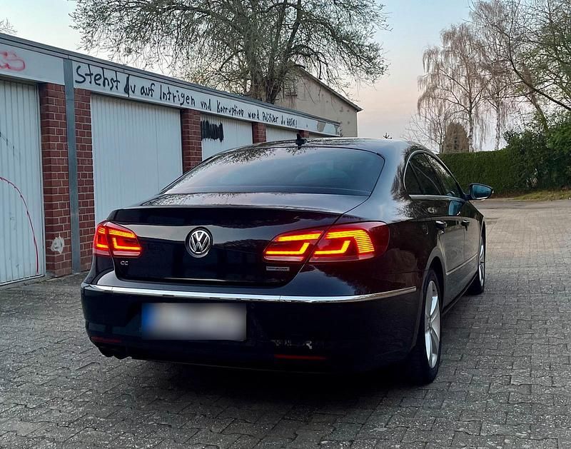Gebraucht VW Passat 140 PS (102 kW) 2013 Schwarz Limousine