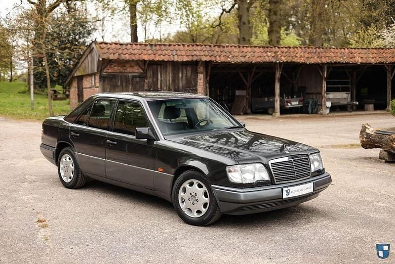 Gebraucht Mercedes E420 279 PS (205 kW) 1995 Schwarz Limousine