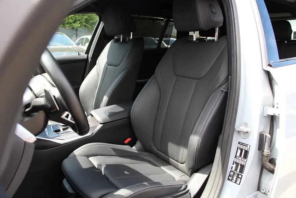 Gebraucht BMW 320 M Sport 190 PS (139 kW) 2024 Grau Kombi