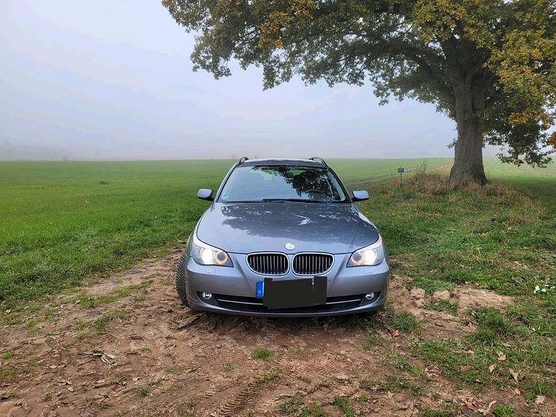 Grau Gebraucht 2008 BMW 523 Kombi | 3.999 € (Superpreis) - Bild 1/4