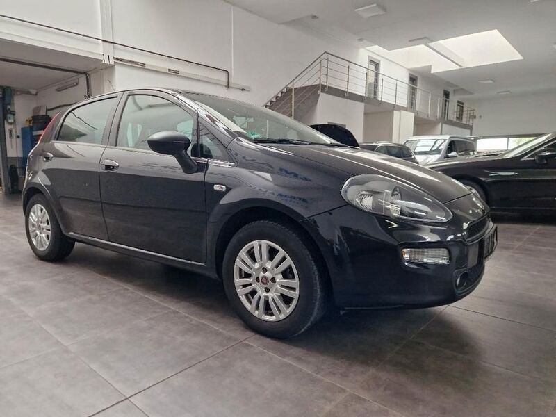 Schwarz Gebraucht 2016 Fiat Punto Lounge Kleinwagen | 5.200 € (Guter Preis) - Bild 1/4