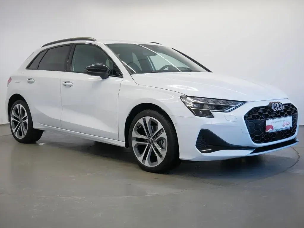 Gebraucht Audi A3 Advanced 204 PS (150 kW) 2025 Gletscherweiß metallic Limousine