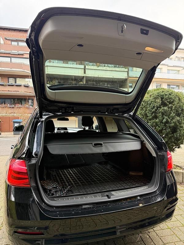 Gebraucht BMW 320 Shadowline 190 PS (139 kW) 2016 Schwarz Kombi