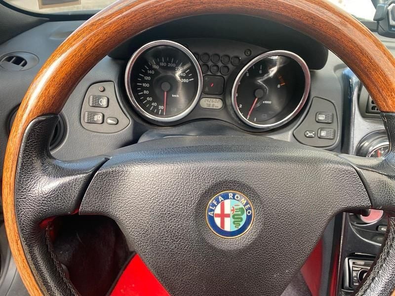 Occasion Alfa Romeo Spider 192 ch (141 kW) 1997 Noir Cabriolet