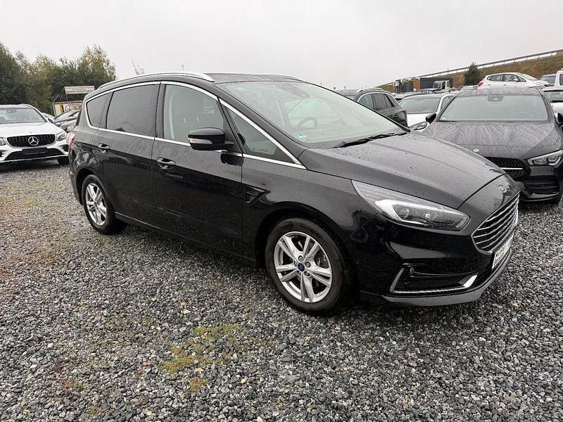 Gebraucht Ford S-MAX Titanium 150 PS (110 kW) 2020 Schwarz Van / Kleinbus