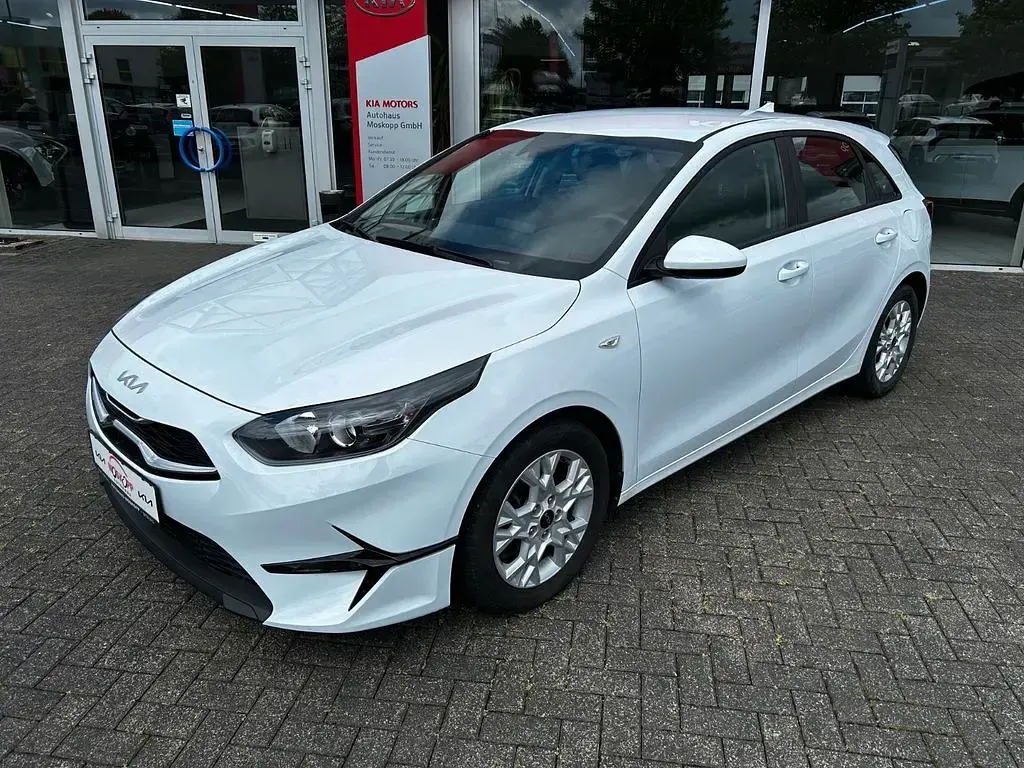 Gebraucht Kia Ceed Edition 7 101 PS (74 kW) 2022 Weiß Kleinwagen