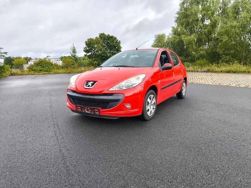 Rot Gebraucht 2009 Peugeot 206+ Kleinwagen | 2.000 € (Etwas zu teuer) - Bild 1/4