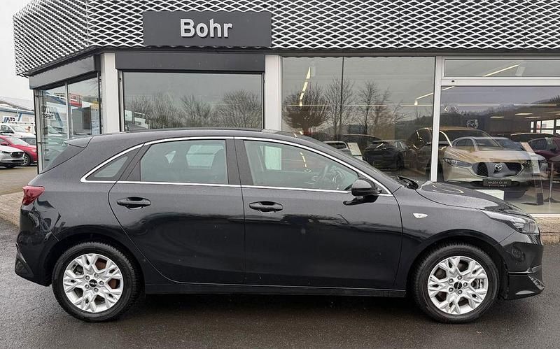 Gebraucht Kia Ceed Vision 160 PS (117 kW) 2023 Schwarz Kleinwagen