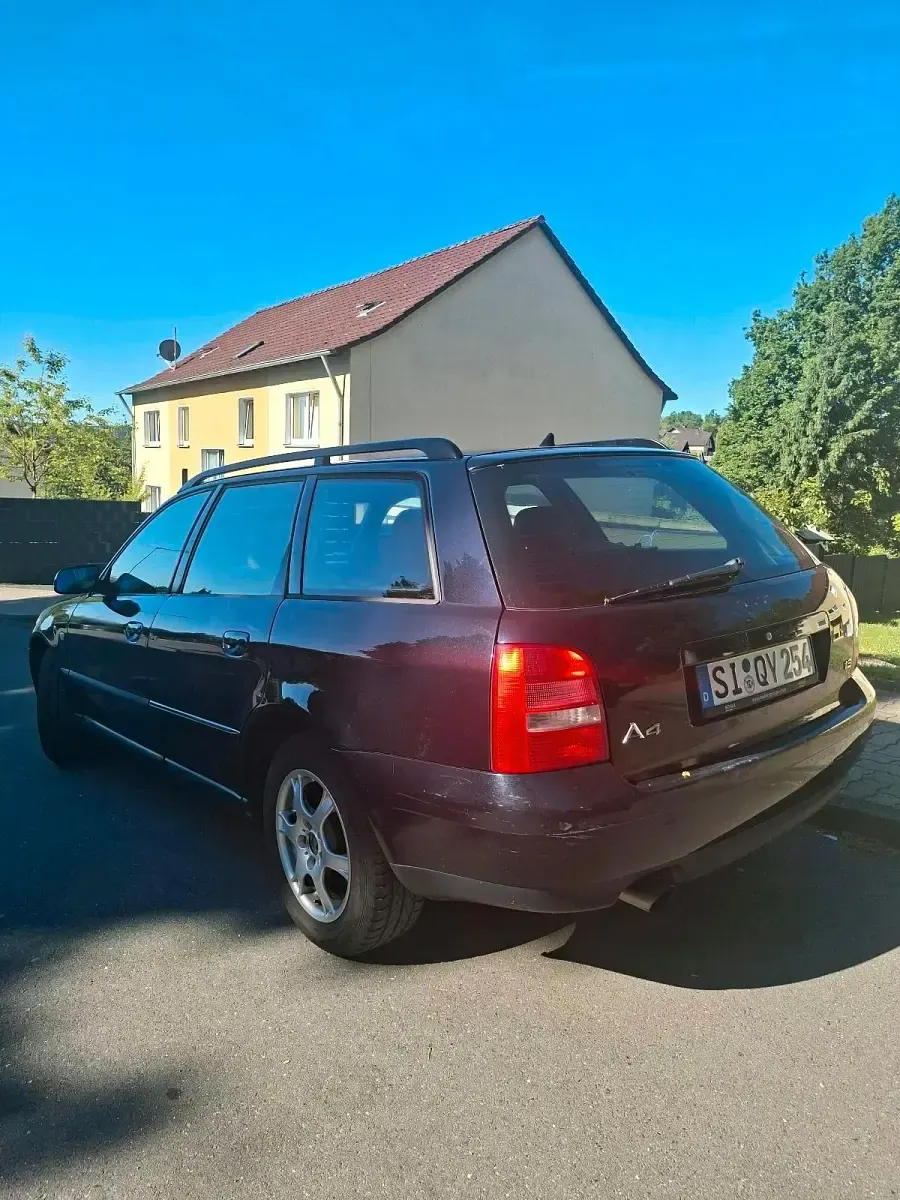 Gebraucht Audi A4 125 PS (91 kW) 2000 Blau Kombi