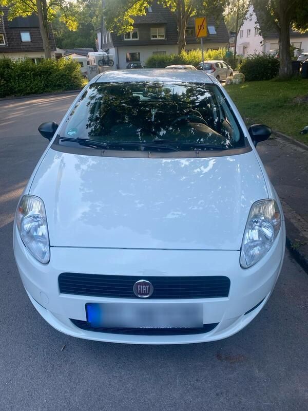 Weiß Gebraucht 2011 Fiat Punto Kleinwagen | 3.500 € (Guter Preis) - Bild 1/4