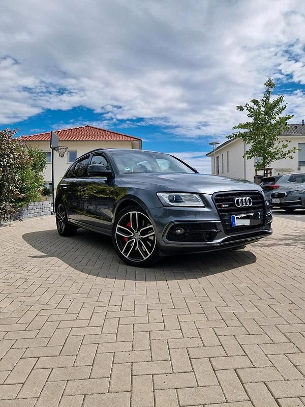 Grau Gebraucht 2017 Audi SQ5 SUV | 26.000 € (Fairer Preis) - Bild 1/4