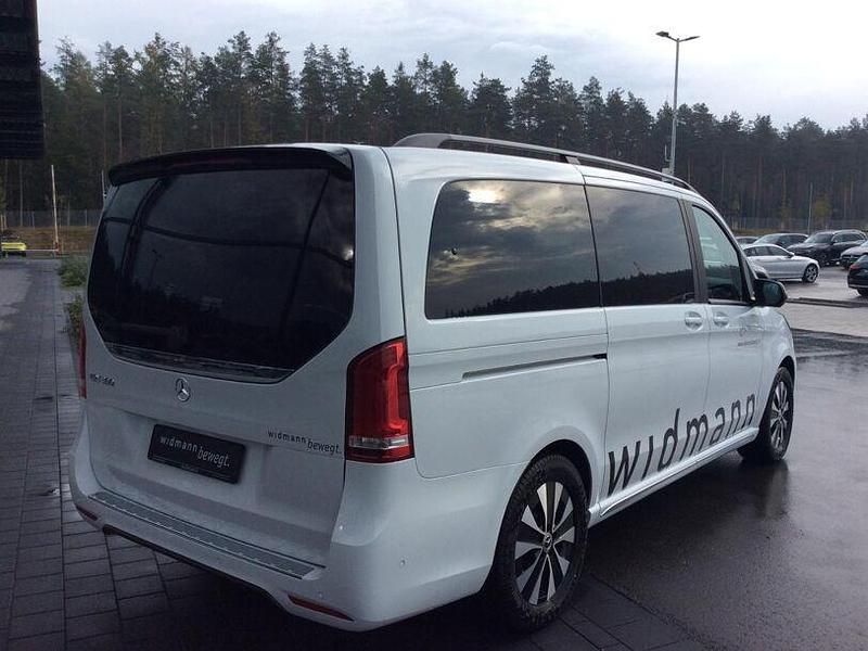 Gebraucht Mercedes EQV300 150 kW (204 PS) 2023 Weiß Van / Kleinbus