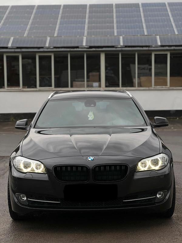 Gebraucht BMW 530 258 PS (189 kW) 2013 Schwarz Kombi