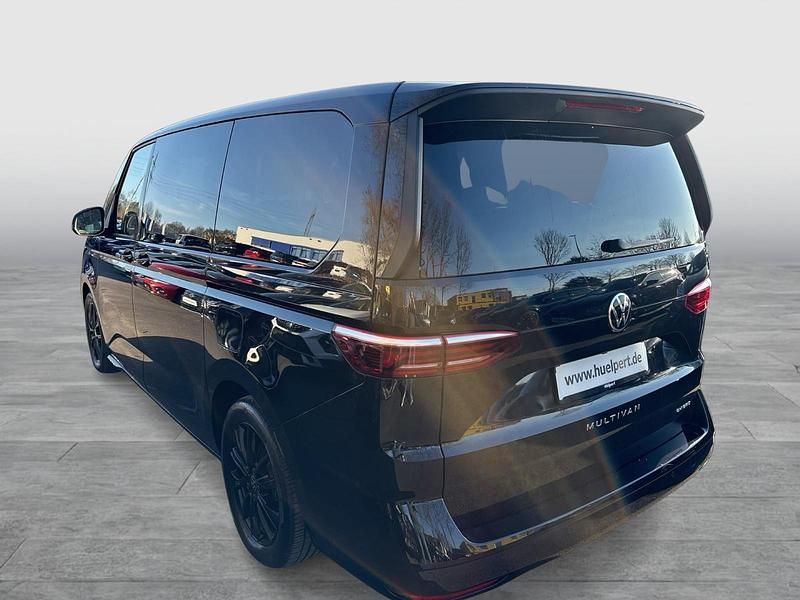 Gebraucht VW Multivan Life 218 PS (160 kW) 2022 Deep black perleffekt Van