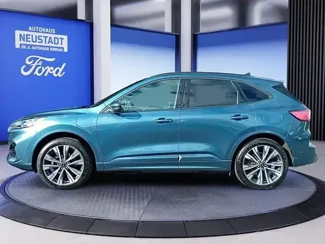 Gebraucht Ford Kuga ST-Line X 225 PS (165 kW) 2022 Chroma blau metallic SUV