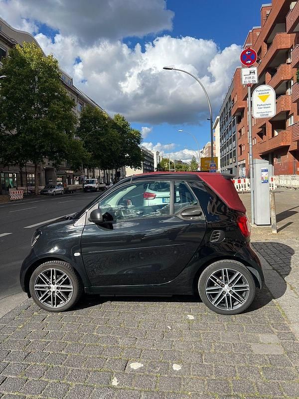 Schwarz Gebraucht 2017 Smart ForTwo Coupé Brabus Cabrio | 13.999 € (Fairer Preis) - Bild 1/4