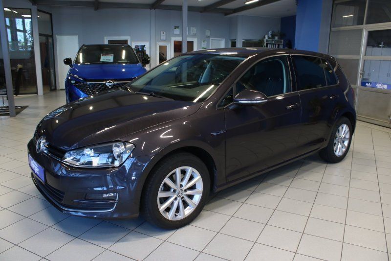 Grau Gebraucht 2015 VW Golf VII LOUNGE Limousine | 11.280 € (Fairer Preis) - Bild 1/2