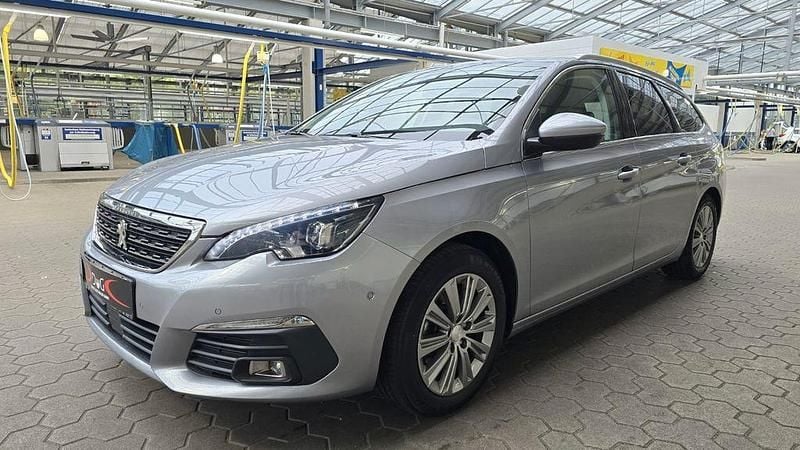 Gris artense (metallic) Gebraucht 2021 Peugeot 308 Allure Kombi | 10.991 € (Fairer Preis) - Bild 1/4