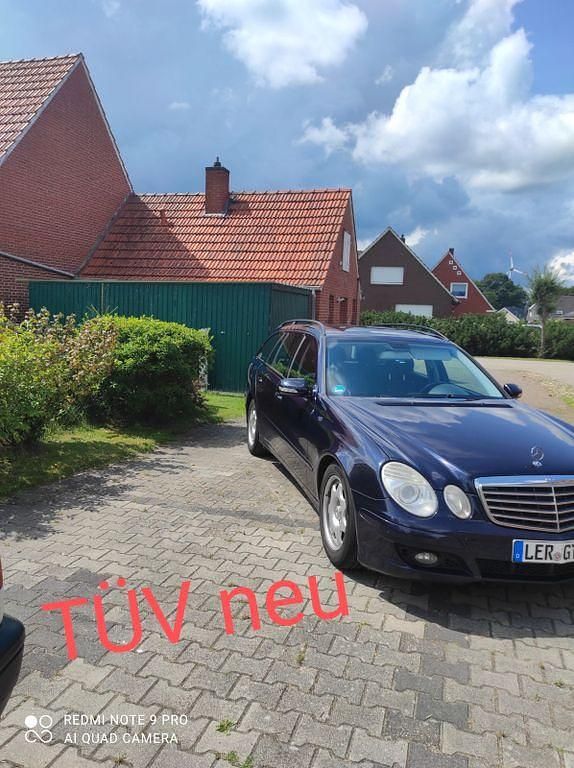 Blau Gebraucht 2006 Mercedes E220 Classic Kombi | 3.499 € (Etwas zu teuer) - Bild 1/4
