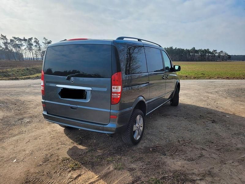 Gebraucht Mercedes Viano 163 PS (119 kW) 2012 Grau Van / Kleinbus