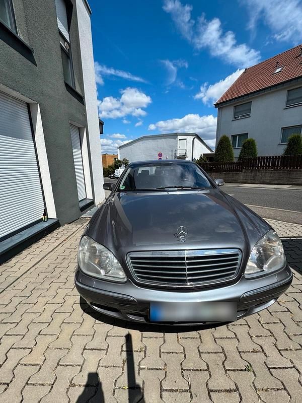 Grau Gebraucht 1999 Mercedes S430 Limousine | 7.000 € (Teuer) - Bild 1/4