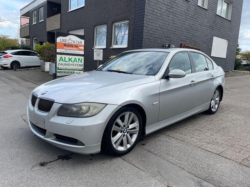 Gebraucht BMW 325 Basis 218 PS (160 kW) 2005 Silber Limousine