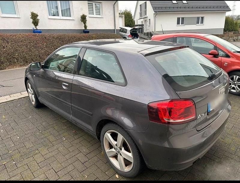 Gebraucht Audi A3 S-Line 105 PS (77 kW) 2010 Grau Kleinwagen
