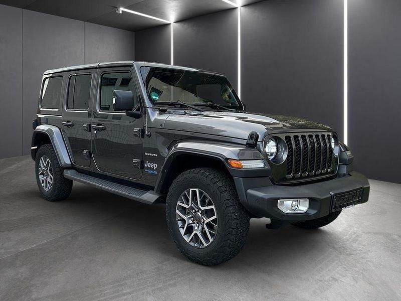 Grau Gebraucht 2022 Jeep Wrangler Sahara SUV | 52.999 € (Etwas zu teuer) - Bild 1/4