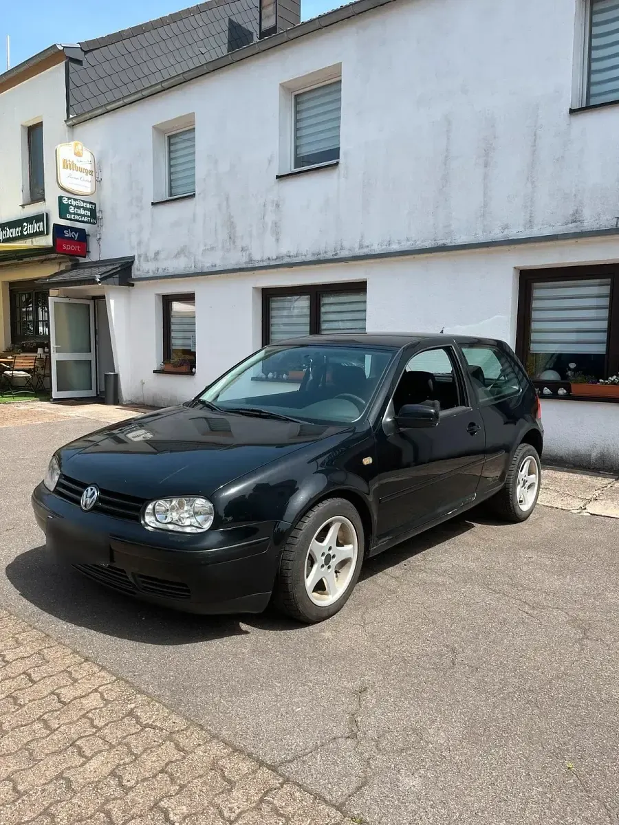 Occasion VW Golf IV 101 ch (74 kW) 1999 Noir Citadine