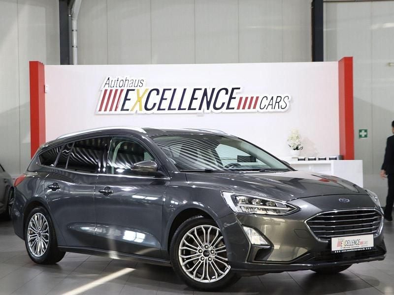 Gebraucht Ford Focus Titanium 125 PS (91 kW) 2019 Grau Kombi