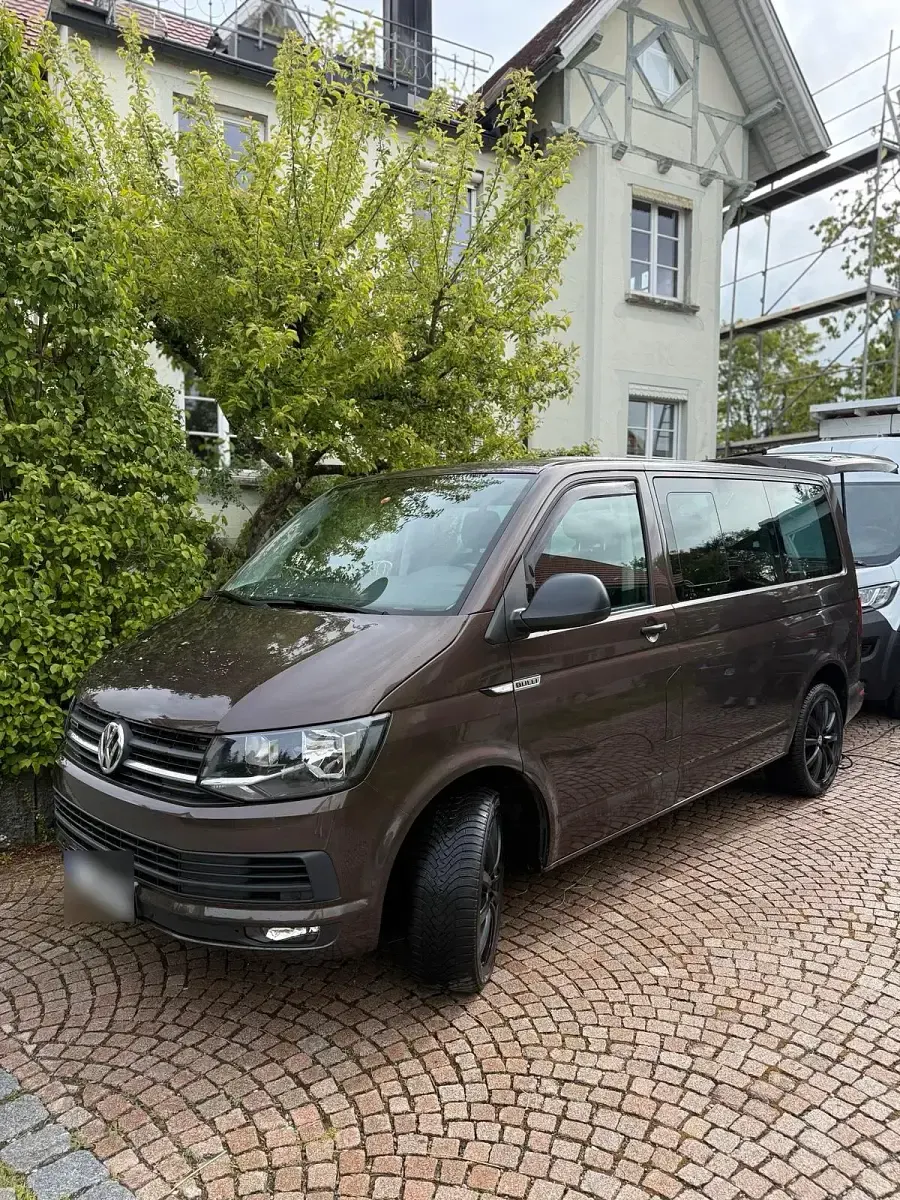 Gebraucht VW Multivan 150 PS (110 kW) 2019 Braun Van / Kleinbus