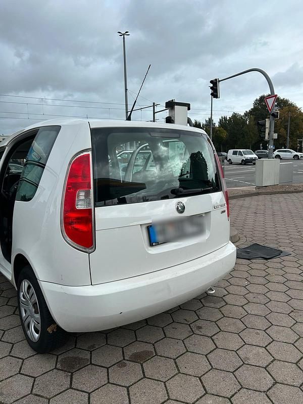 Weiß Gebraucht 2010 Skoda Roomster Van / Kleinbus | 2.900 € (Guter Preis) - Bild 1/4