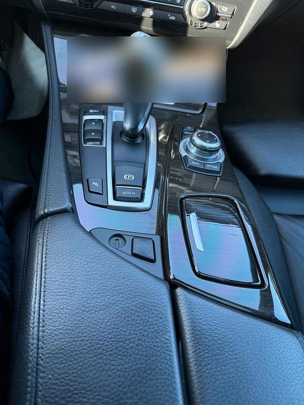 Gebraucht BMW 530 258 PS (189 kW) 2012 Schwarz Limousine