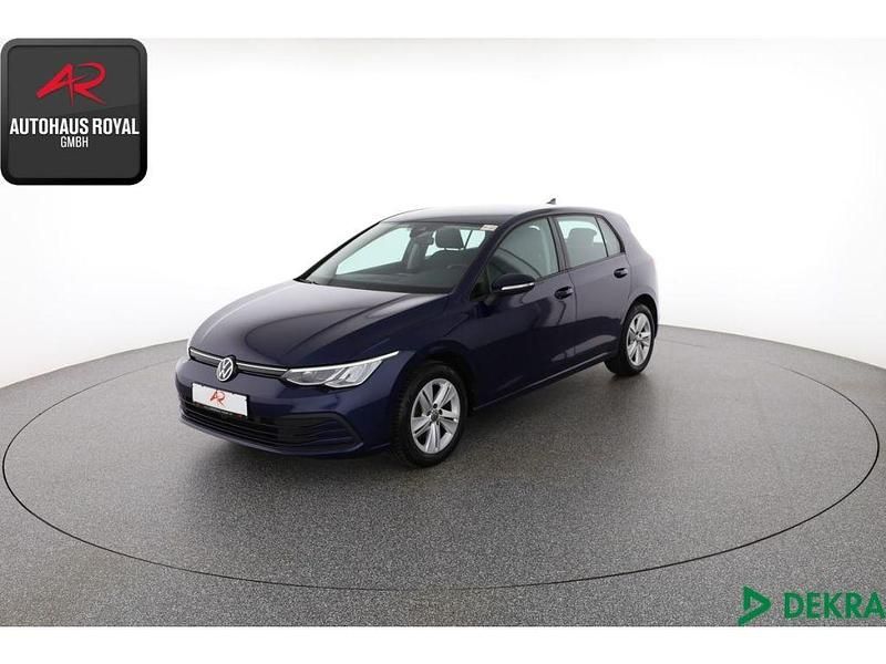 Blau (metallic) Gebraucht 2021 VW Golf Limousine | 18.479 € (Guter Preis) - Bild 1/4