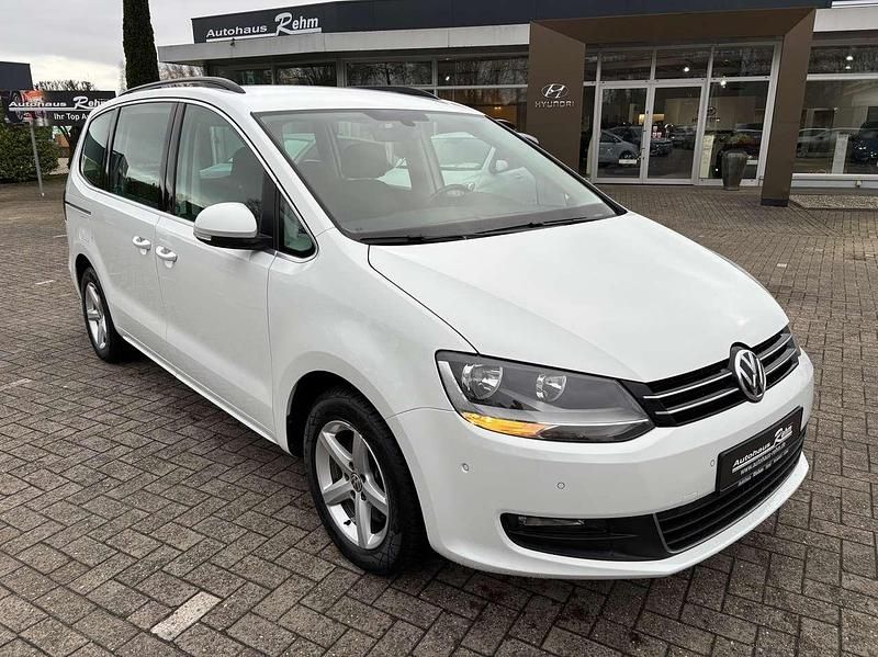Gebraucht VW Sharan Comfortline 184 PS (135 kW) 2017 Pure white Van / Kleinbus