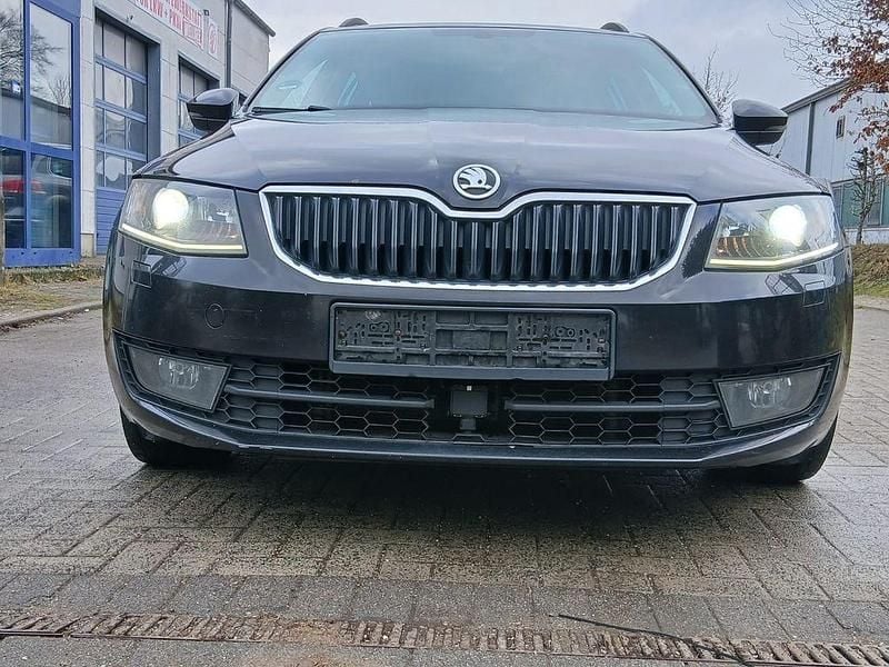 Gebraucht Skoda Octavia Joy 150 PS (110 kW) 2017 Schwarz Kombi