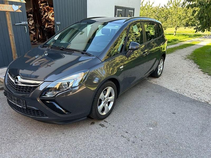 Grau Gebraucht 2013 Opel Zafira Tourer Active Van / Kleinbus | 8.500 € (Fairer Preis) - Bild 1/4